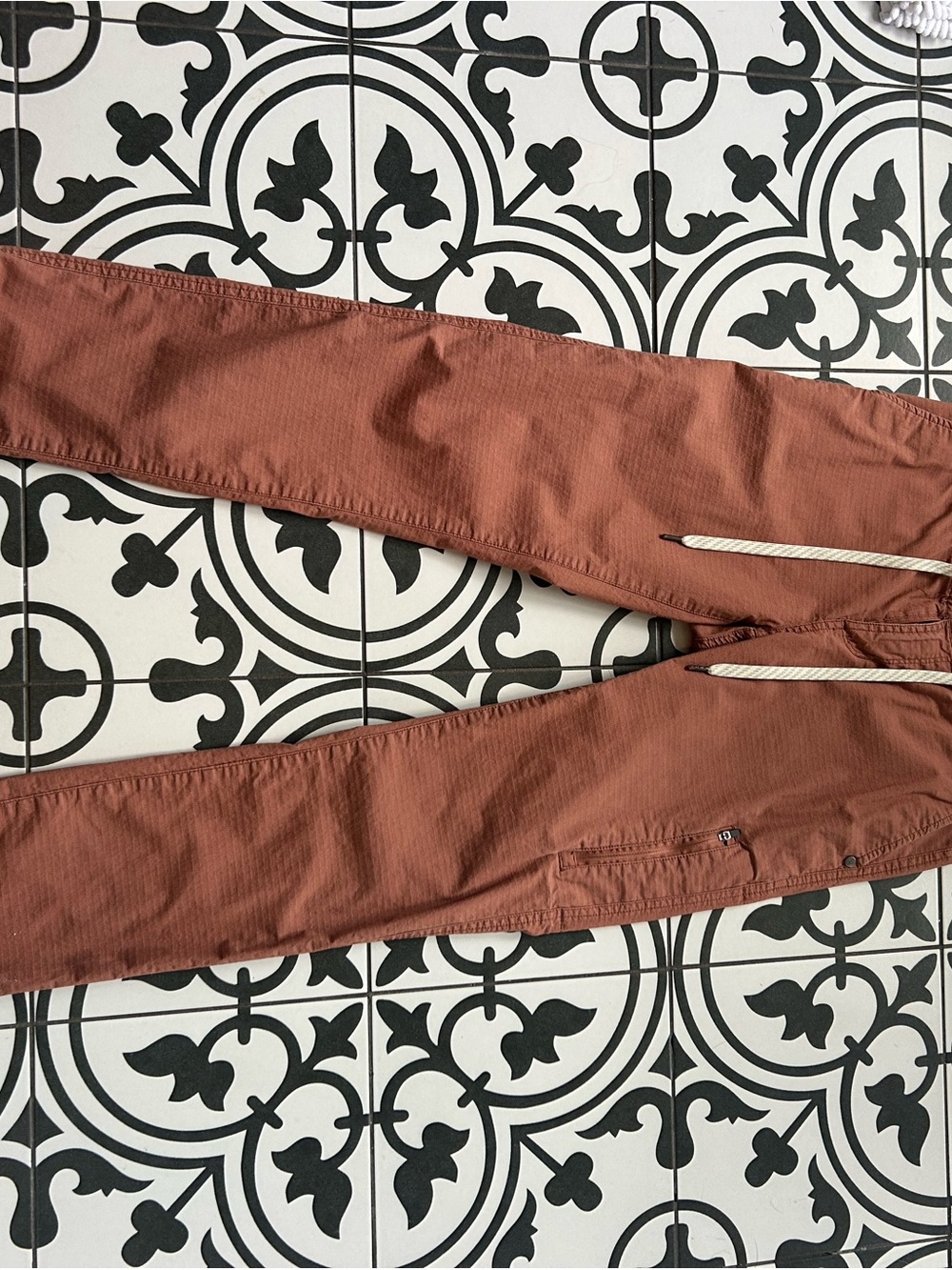 Vuori Men’s ripstop pant DurraTerra organic cotton stretch chestnut colourway